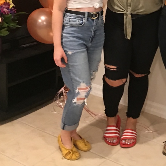 American Eagle Super High Waisted Boyfriend Jeans - Picture 9 of 9